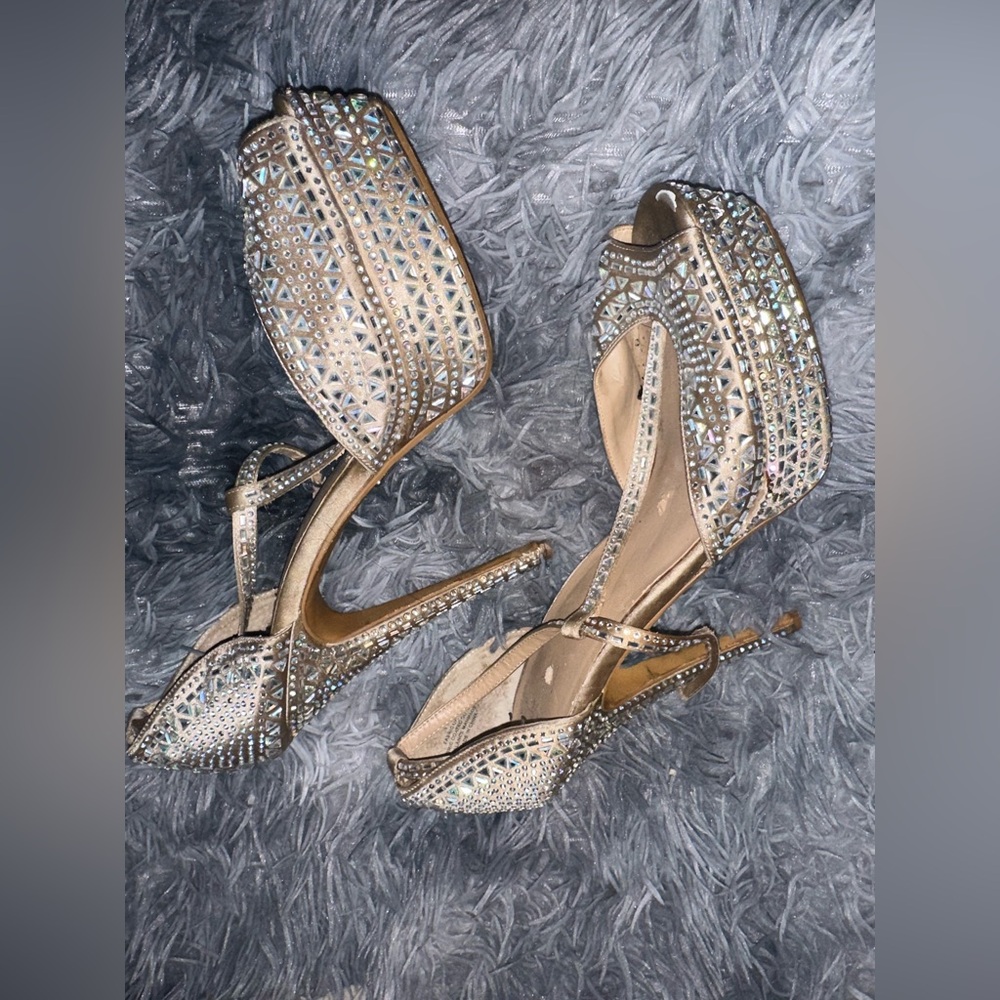 Elegant Gold Women's Sandals